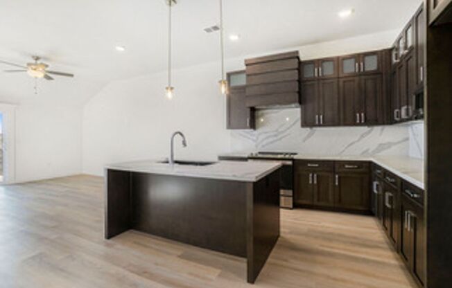 3 Bedroom TownHouse Located In The Heart of KC!~Coming Soon!!