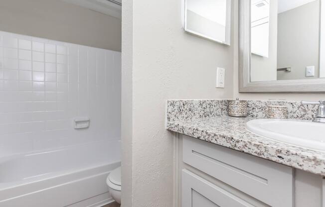 1 bed, 1 bath, 725 sqft, $949