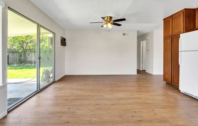 Great single level home in Mira Mesa.  Available now!