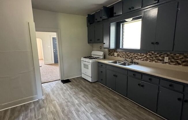 427 E TABER