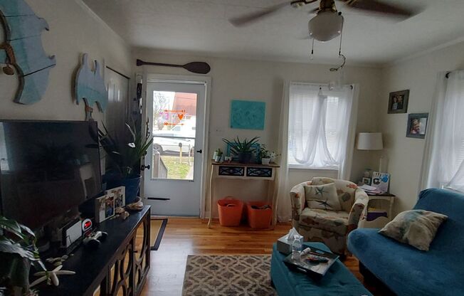 3 beds, 1 bath, $1,495