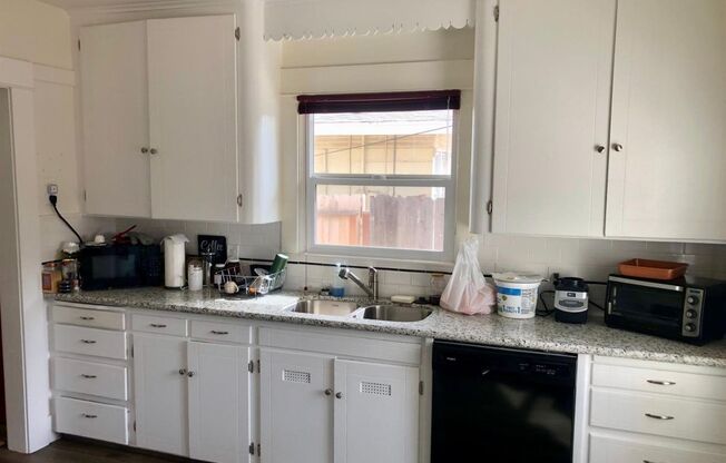 Charming 3 Bed / 2 Bath Home in the Tower District