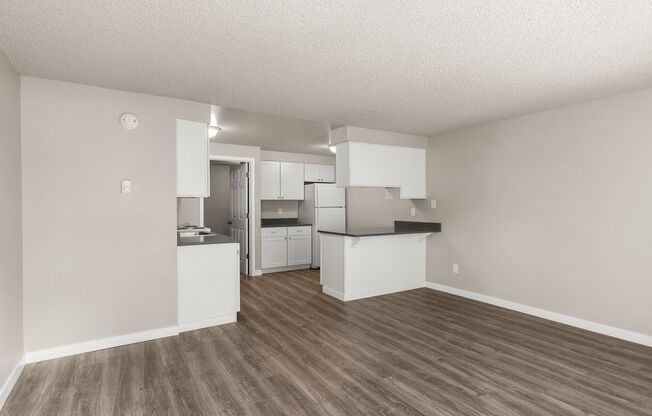 Rim Crest Apartments