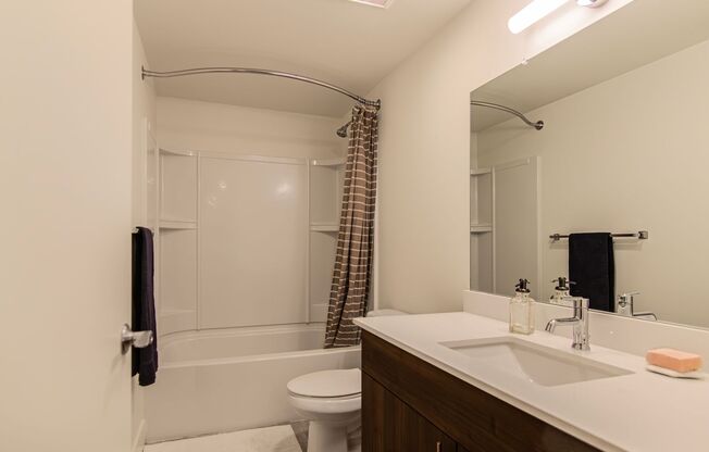 2 beds, 2 baths, 1,042 sqft, $4,025, Unit 510