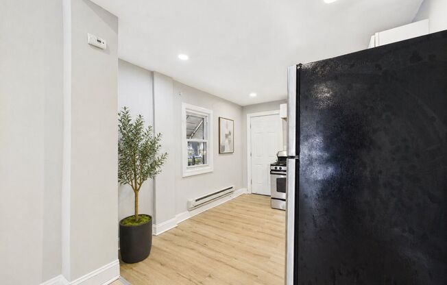 3 bed, 1.5 bath house with large yard