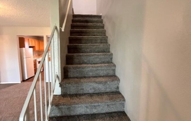 2 beds, 1 bath, 1,105 sqft, $920, Unit 2715-303