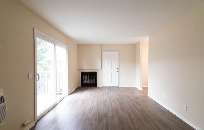 Studio, 1 bath, 600 sqft, $1,650, Unit 12