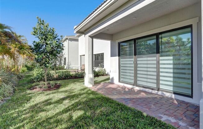 8450 NW 39TH CT #8450 CORAL SPRINGS, FL 33065
