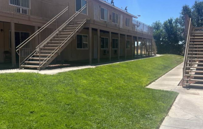 3 beds, 1 bath, 900 sqft, $1,545, Unit 01