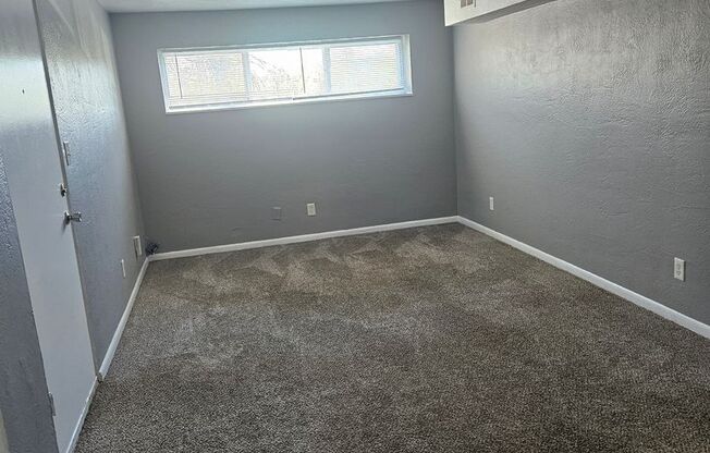 2 beds, 1 bath, 750 sqft, $1,020, Unit B08 1050 01