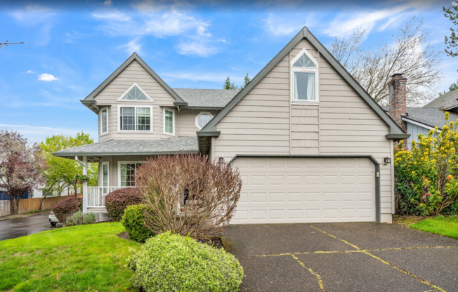 This Beautiful Home, Ideally Situated On A Corner Lot, In The Summerlake Neighborhood Near Progress Ridge Is A Must-See!