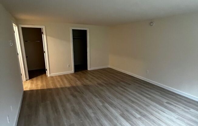 1 bed, 1.5 baths, 880 sqft, $1,450, Unit R22