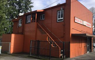 Freshly Updated 3-Bedroom Everett Apartment with Private Deck & Utilities Included