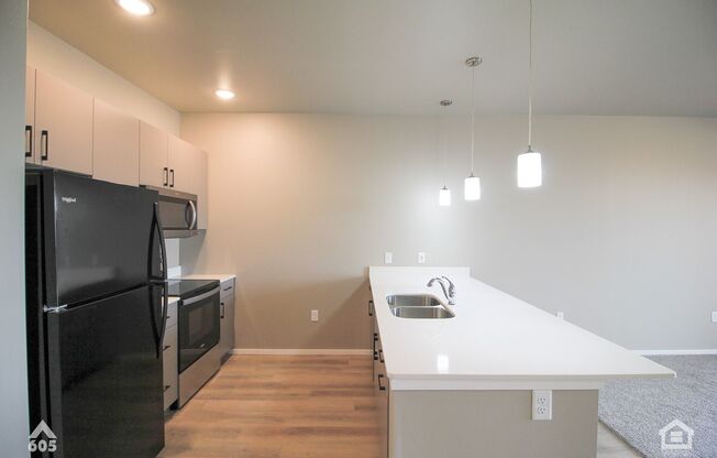 1 bed, 1 bath, 758 sqft, $1,145, Unit 5521-5235