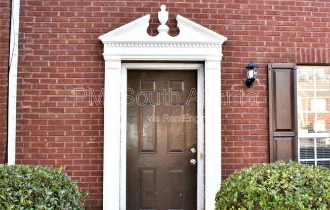 5798 STRATHMOOR MNR CIR