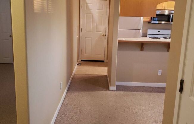 2 beds, 1 bath, $2,395