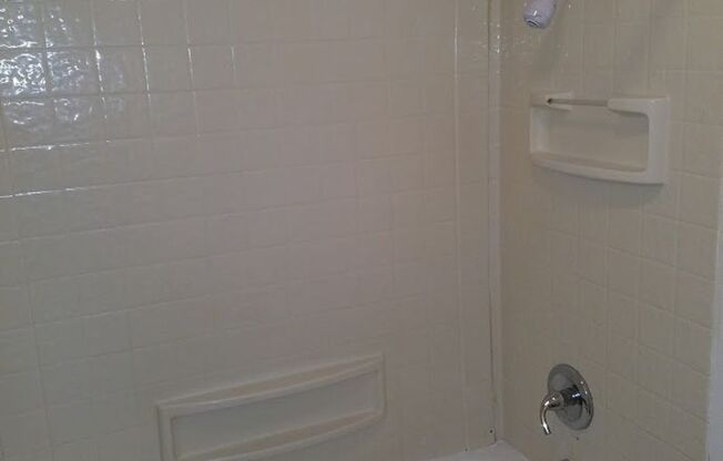 Studio, 1 bath, 415 sqft, $695, Unit *906