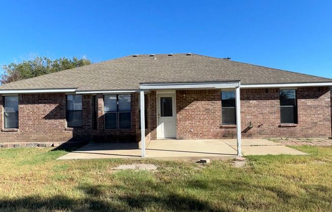 4 beds, 2 baths, $1,550