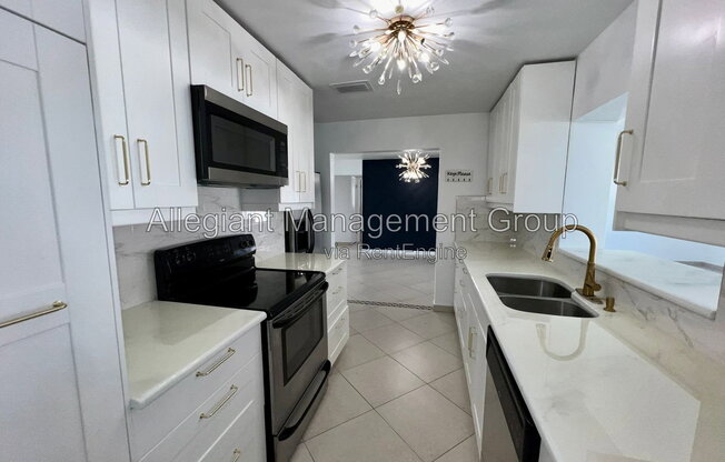 3 beds, 2 baths, 1,685 sqft, $2,299