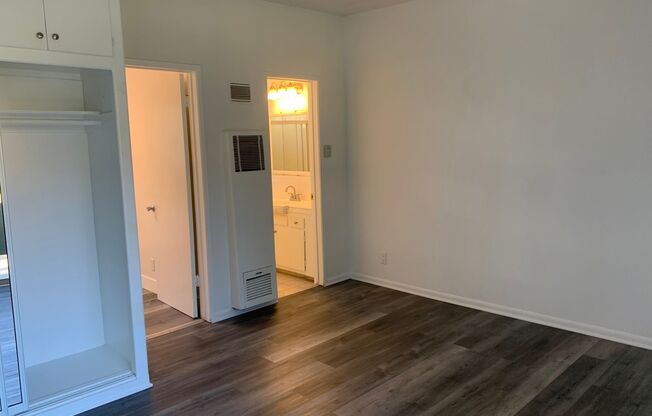 Studio, 1 bath, 400 sqft, $1,850, Unit #12