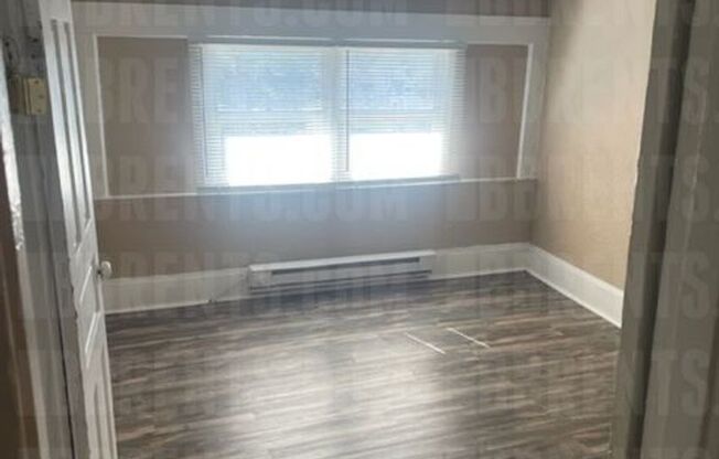 2 beds, 1 bath, $735