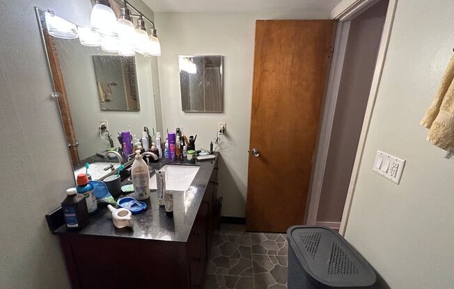 1 bed, 1 bath, 552 sqft, $1,950, Unit 12