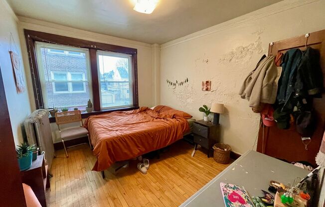 1 bed, 1 bath, $950, Unit 27