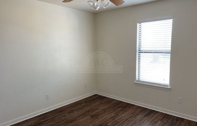 2 beds, 1 bath, $800, Unit 103 Truman Ave W Unit 8