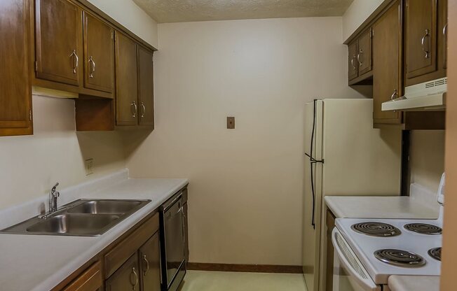 Maple Ridge Apartments | 1 Bedroom | Kitchen