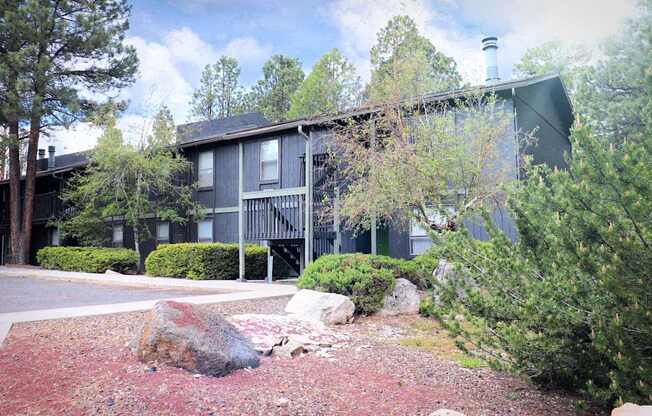 Exterior, Patio, Balcony, Courtyard, Landscaping