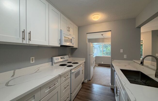 2 beds, 1.5 baths, 870 sqft, $2,295, Unit unit 202