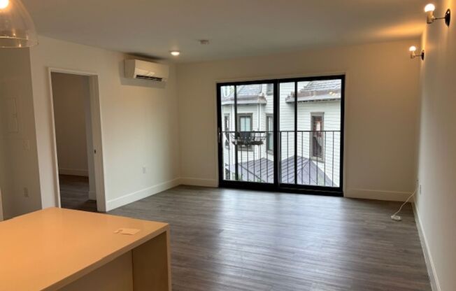 2 beds, 1 bath, $2,599, Unit 302