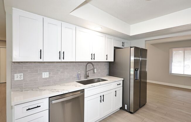 2131 E. Geneva Dr Tempe, AZ 85282