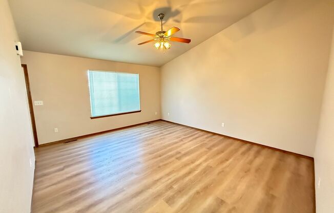 1900 - 2006 Wellington Dr Yakima, WA 98903
