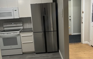 1 bed, 1 bath, 750 sqft, $2,550, Unit 27
