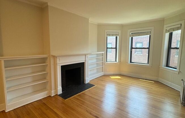 Updated Apartments Located at 800 Michigan