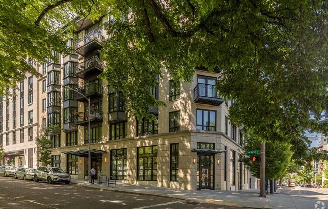 11 Marché Apartments