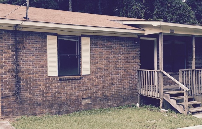 Duplex on East University Drive!