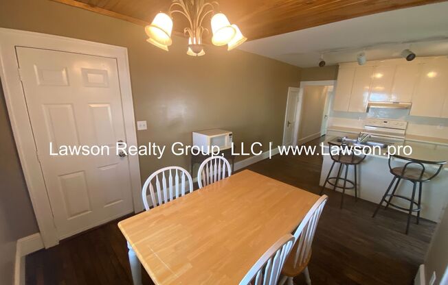 2 beds, 1 bath, 1,112 sqft, $1,295, Unit 928 2nd #5