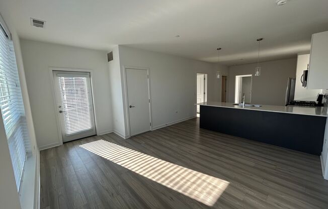 3 beds, 2 baths, 1,353 sqft, $3,665, Unit 402