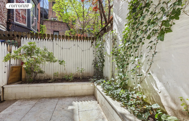 58 PERRY ST