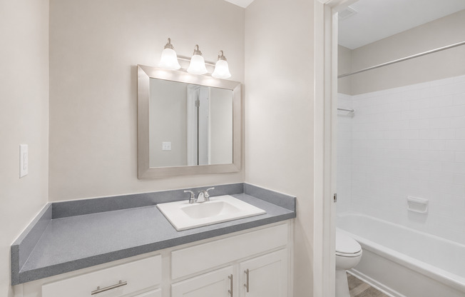 2 beds, 1.5 baths, 976 sqft, $1,400, Unit 2006-19
