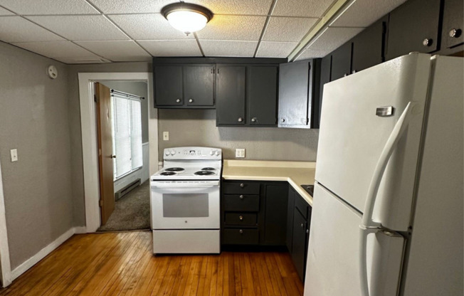 3 beds, 1 bath, $1,200