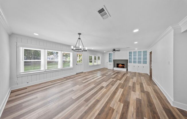 4 Bedroom Home In Denham Springs- Upated on 1 Acre of Land