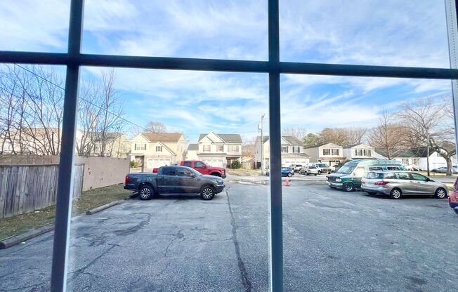 2 beds, 1 bath, $1,515, Unit 451 Frizzell Avenue Unit D R