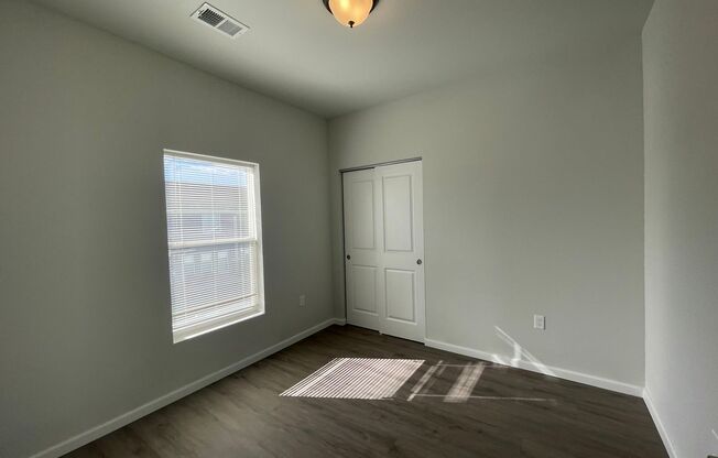 3 beds, 2 baths, 1,153 sqft, $1,507, Unit 1140-202