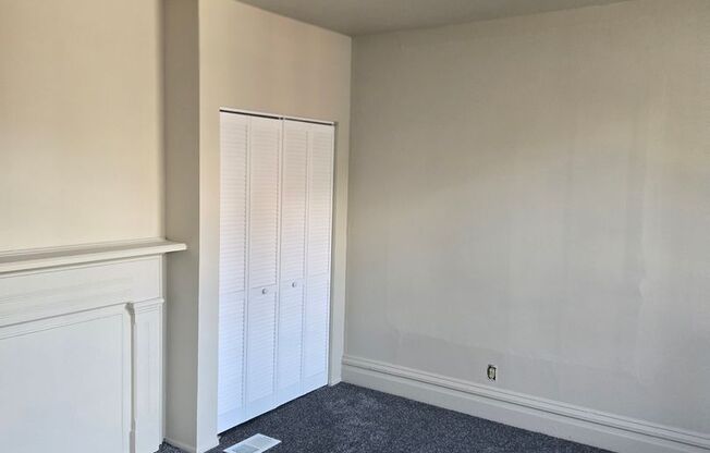 1 bed, 1 bath, $999, Unit Unit 2