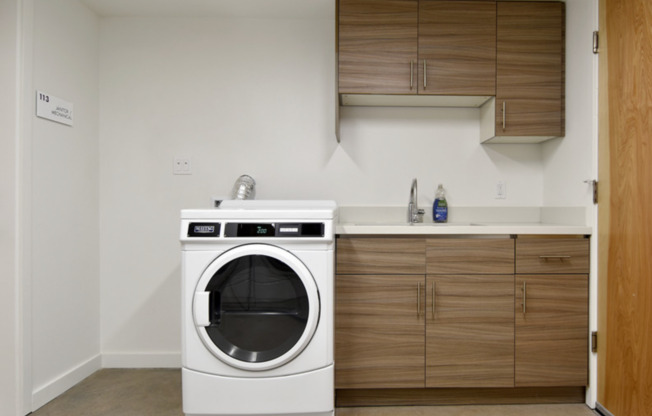 Studio, 1 bath, 222 sqft, $1,400, Unit U20 4536 Unit 409