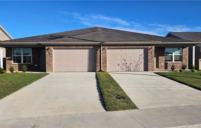 3 beds, 2 baths, 1,300 sqft, $1,450, Unit 626 69th Ave