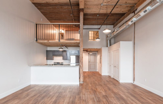 Studio, 1 bath, 1,042 sqft, $2,120, Unit 514